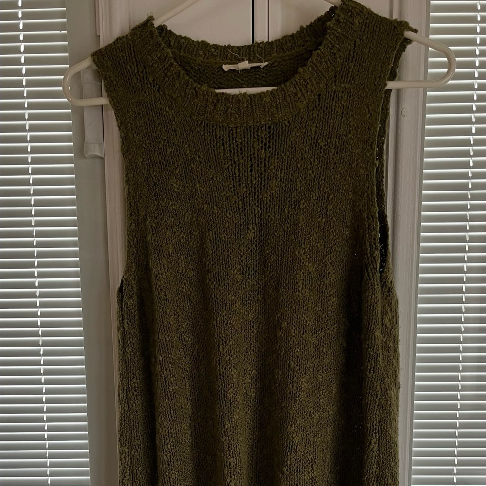 Green sweater by Easel. Size Large